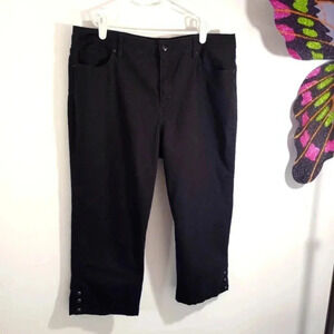 Bandolino Capri Jeans Mandie Black with "Jewels" at Pockets and Cuffs Crop Pedal